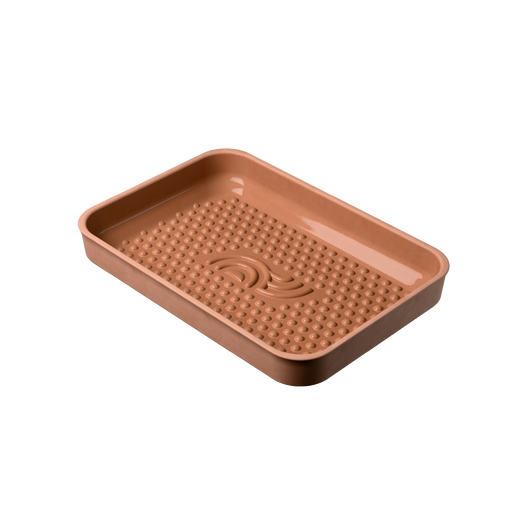 myromy Plancha BBQ als Keramik-Grillplatte mit glasiertem Noppenboden und eingeprägtem Logo aus schräger Draufsicht