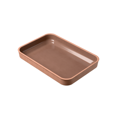 Leere myromy Plancha Classic Keramik-Auflaufform mit glasierter Innenfläche aus schräger Draufsicht