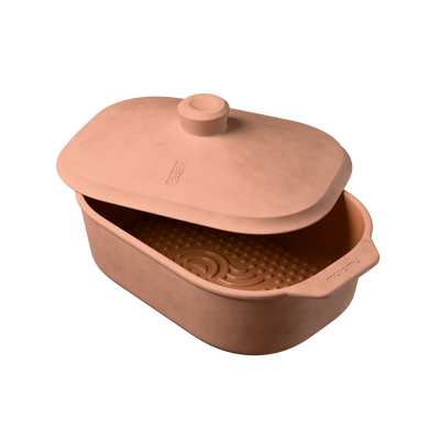 Geöffneter myromy Brottopf oder Brotlasten mit Noppen und glasiertem Innenraum mit Deckel aus Naturton